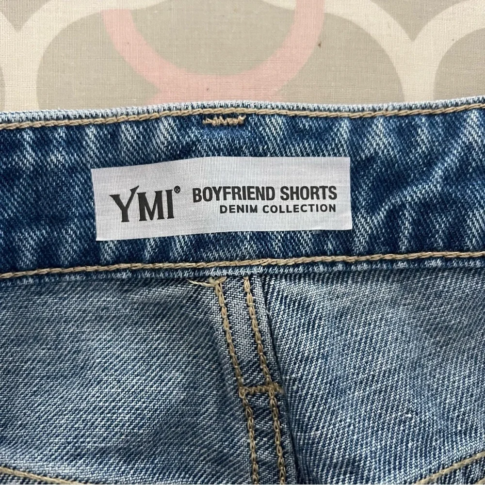 YMI Junior High Rise Frayed Distressed Raw Hem Boyfriend Denim Shorts size 11